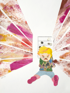 Terrible Twos. Collage illustratie van boze peuter die nukkig met de armen over elkaar in het gangpad van de supermarkt zit. De schappen zijn afgebeeld als convergerende strepen in roodachtige tinten om de geagiteerde stemming te benadrukken.